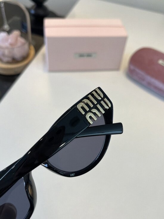 Miu Miu Cat-Eye Sunglasses main image 6